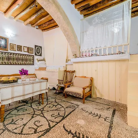 Apartman Kamariko Traditional House