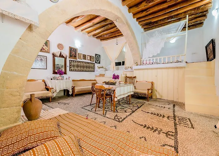 Kamariko Traditional House