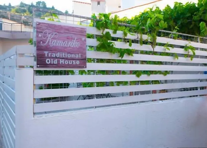 Kamariko Traditional House Afándu