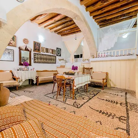 Kamariko Traditional House