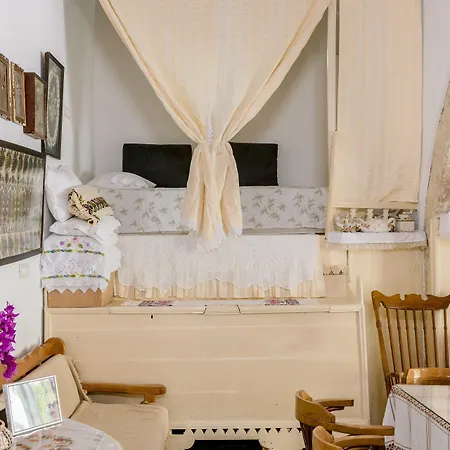 Kamariko Traditional House Afantou