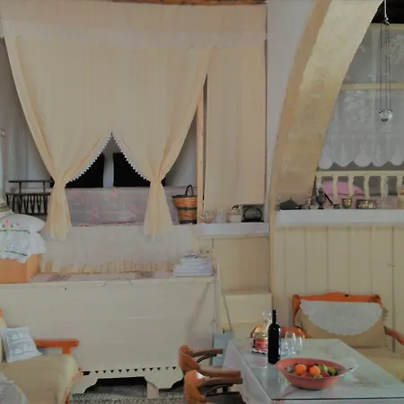 Kamariko Traditional House *