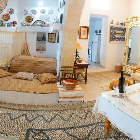 Kamariko Traditional House * Afantou