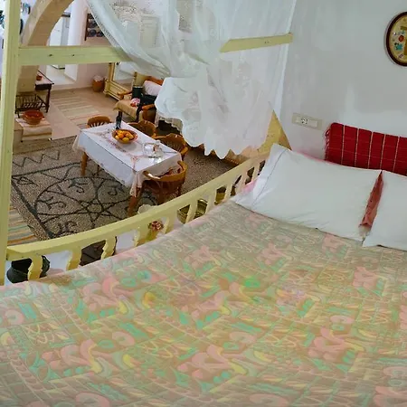 Kamariko Traditional House *