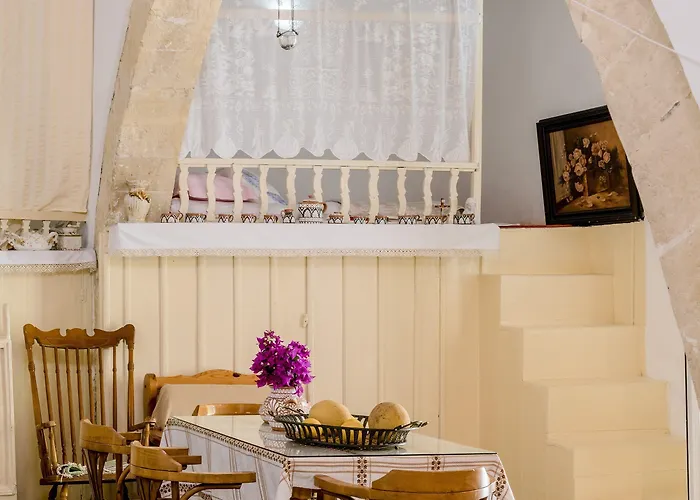 Kamariko Traditional House * アファンドウ