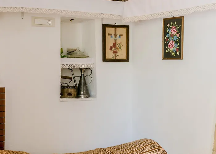 Kamariko Traditional House *