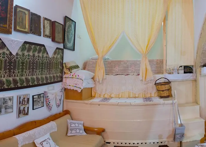 Kamariko Traditional House