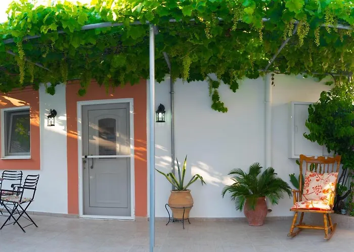 Kamariko Traditional House アファンドウ