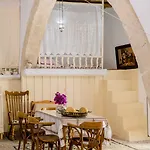 Kamariko Traditional House * Afantou