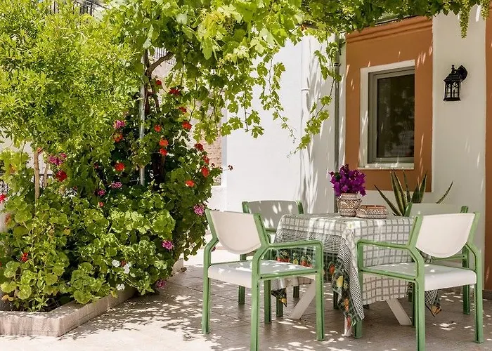 Kamariko Traditional House *