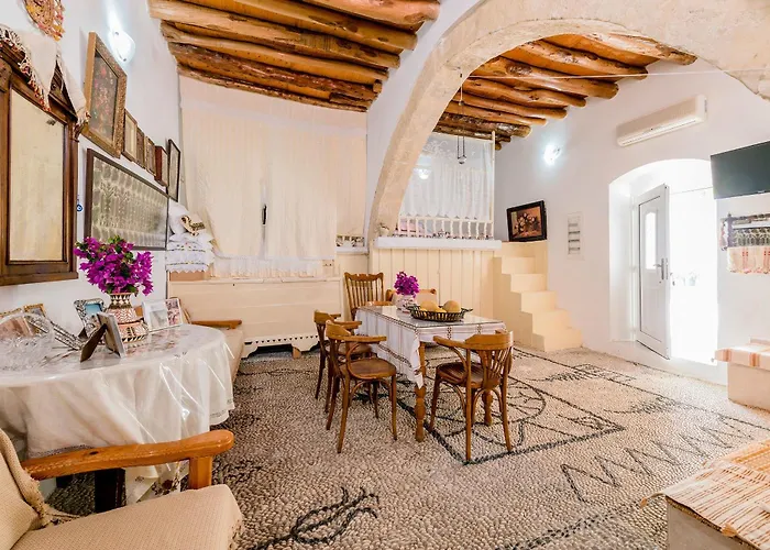 Kamariko Traditional House Apartament Afandu